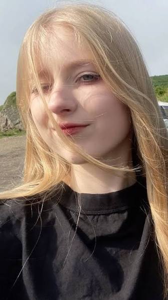 — Chloe D. 🇺🇸